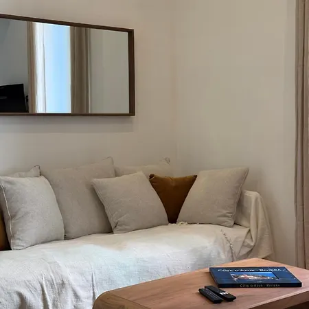 Gold Square Of Great Duplex Renovated Ac Appartement *