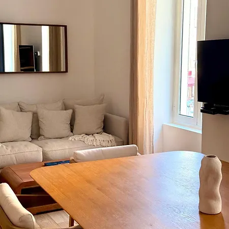 Gold Square Of Great Duplex Renovated Ac